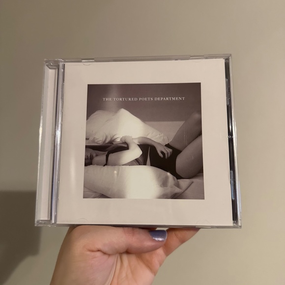 Taylor Swift Signed TTPD CD - Picture 7 of 9